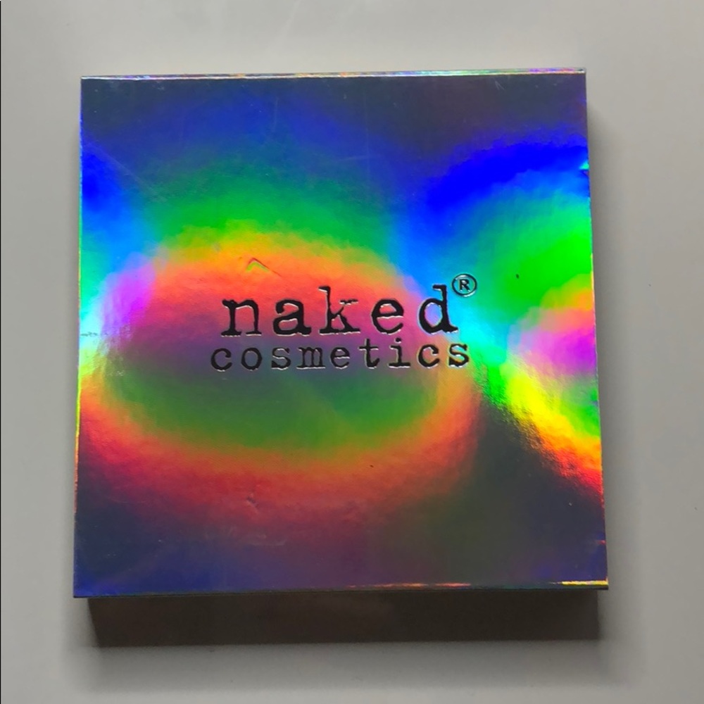 Naked Holographic highlighting palette